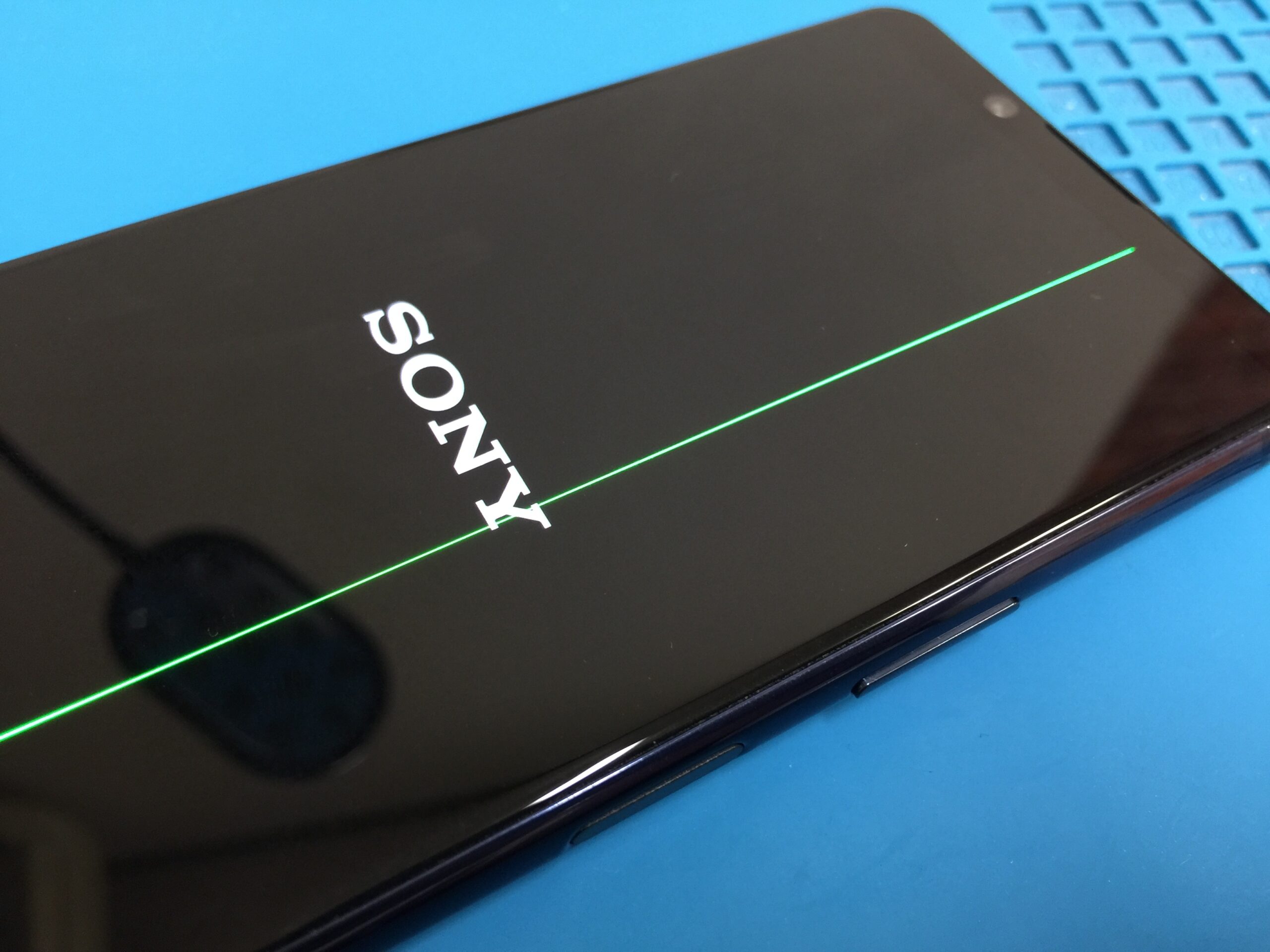 SONY Xperia 5ll 液晶に線あり Xperia 5 II （マーク2）でよくある画面に緑の一本の縦線が出て